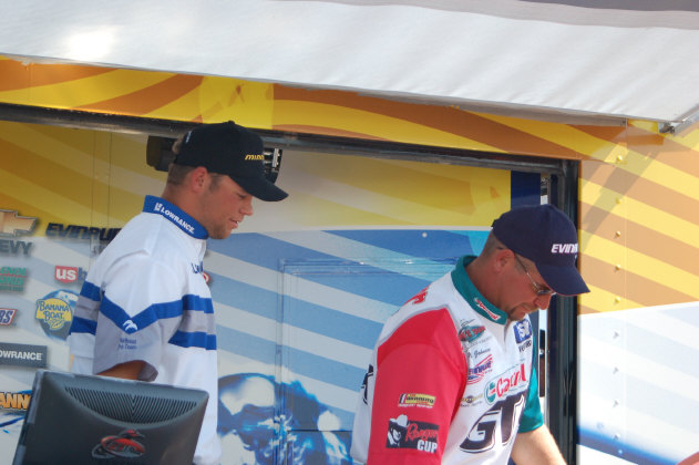 2AEE37DC-8CDE-4ADA-BB14-DF03243FB49A