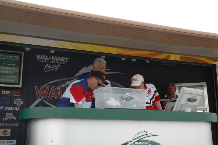 2B233FA3-882B-4308-B74C-280CC55B5A0F