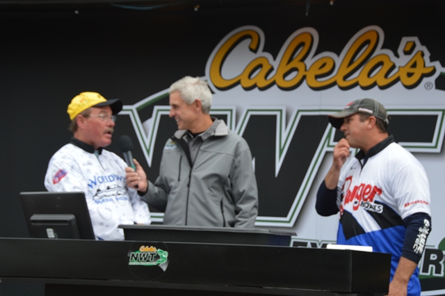 2B40DDE9-10B2-4D15-B44A-3CD6BFADCFC1