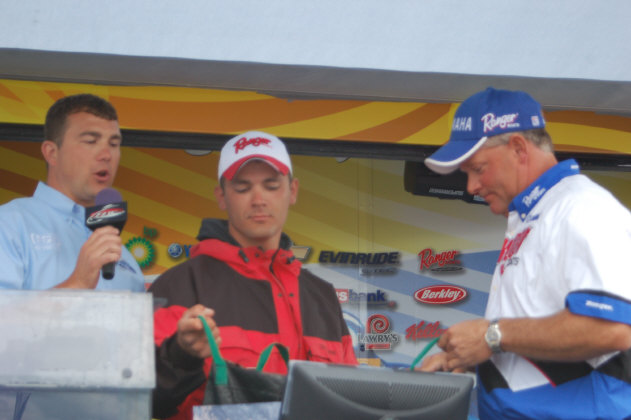 2B4F7651-9C38-491B-AC97-13A3DE76520D