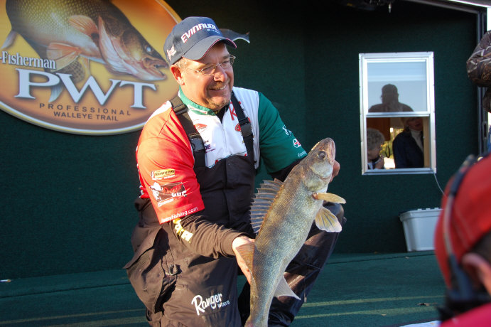 2B64FD0E-F057-430E-90F3-250AE2780DB7