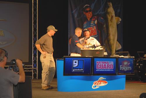 2BCA35A8-D0FF-427C-8DC6-DCC4BC79E19D