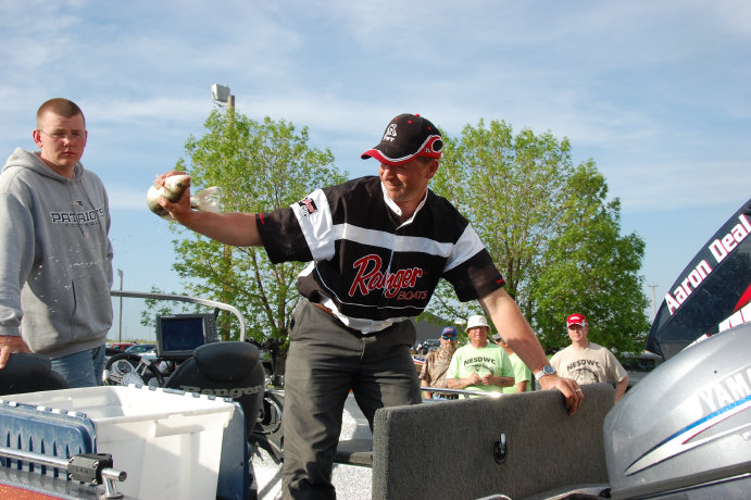 2C0D7BF3-44B7-4A77-8DAD-E781E13F140C