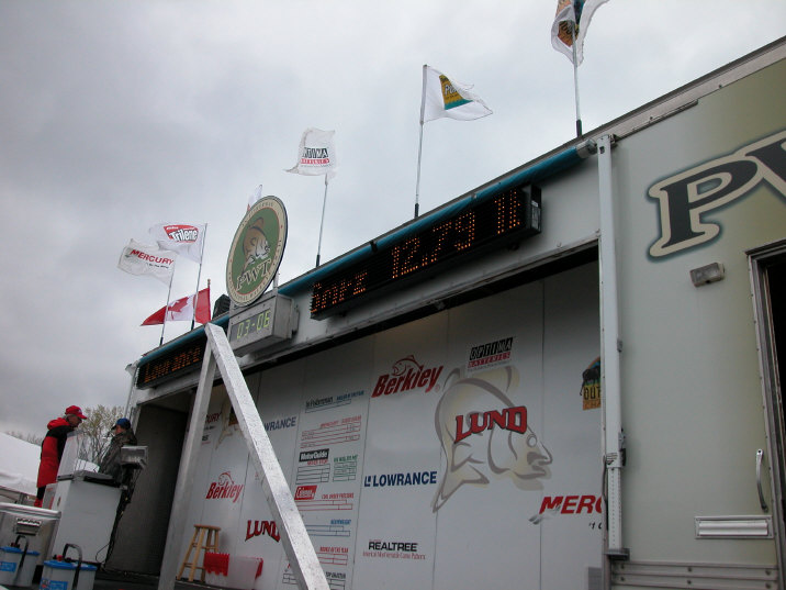 2C800B0D-5D5F-412A-A803-AE8CD184A81D