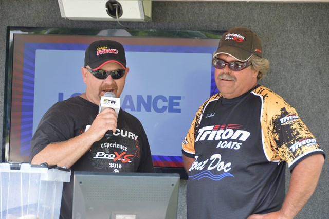 2CA80028-F3D7-415D-A43B-232BBE662F2A