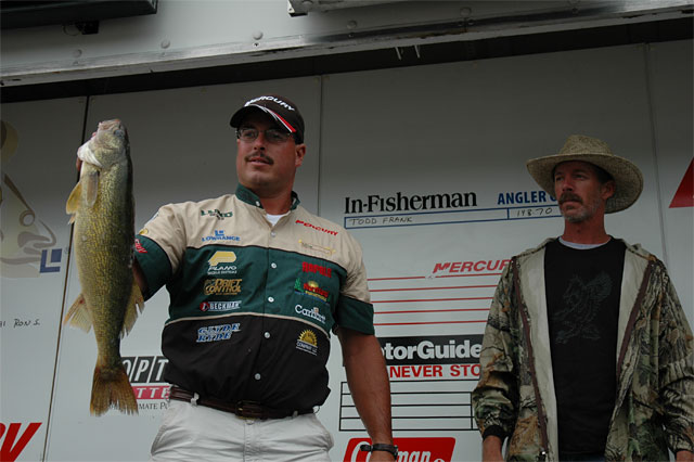 2CDE98CD-6D5B-4117-9A3E-55EBB24CF8FE