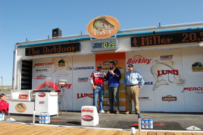 2D1275D0-9A9E-430E-9BF6-273B3C8B481A