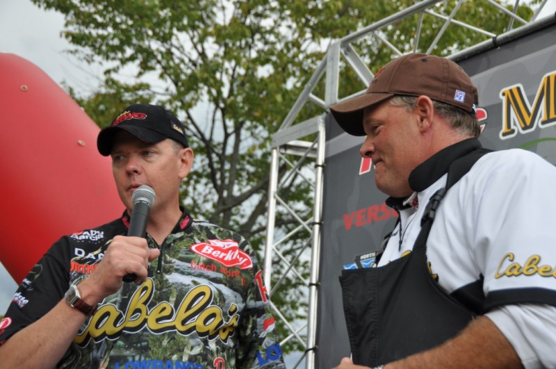 2D6634E9-5610-424E-88BD-CD3B5DC448F0