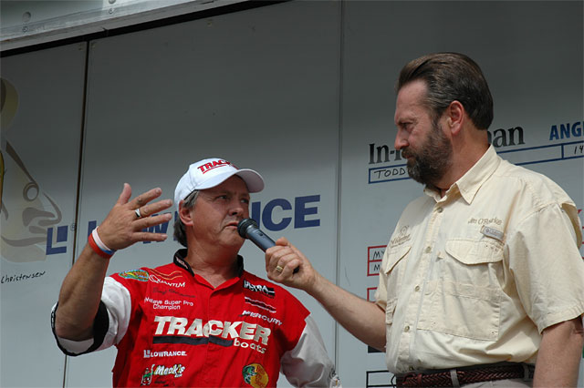 2D7A0C98-2F0B-44BF-8CFA-100BA575190E