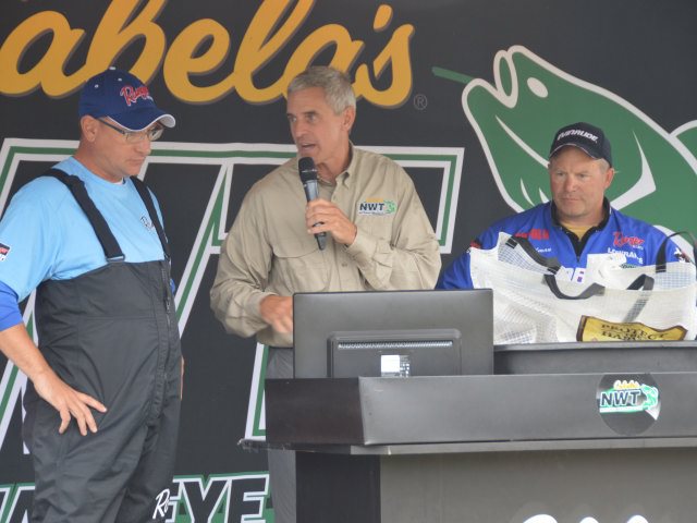 2D824F6E-0575-43A0-9D74-968F145ED0A0