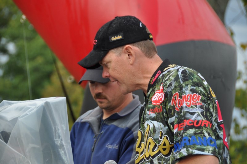 2DF4EC1E-BAD5-4595-8473-9DA0833F2003