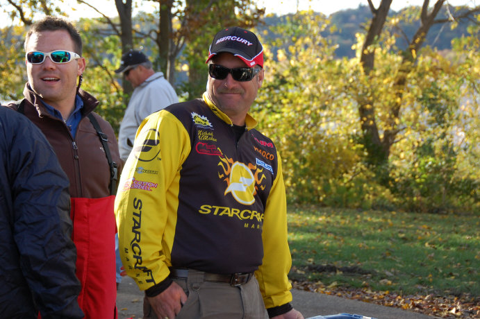 2E8233C9-BEF0-4E3C-BA5B-027376864074