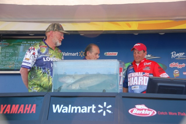 2EDA30E1-AC9F-4DF0-8230-778B400B9685