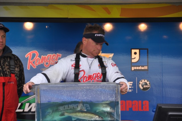 2F0EEF27-FB79-42DF-AD91-4BBD3FBF2BE4