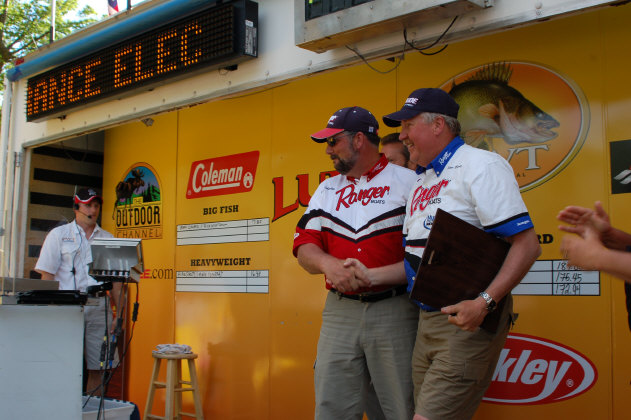 2FBE5364-05DD-4E38-BAB4-A7E54FB4F532