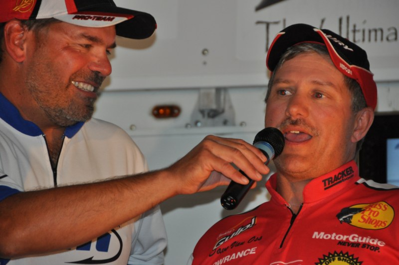 2FC0B0DA-00AB-4F5B-B42A-AF2EA04DAA89