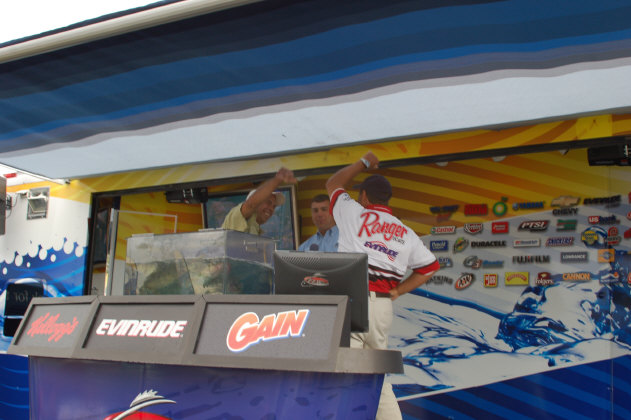 3055DD36-D1E6-4977-BF85-E19FD84C7D8E