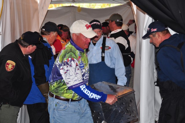 307EB7EA-395D-4F0C-A7E3-48BB706DDEED