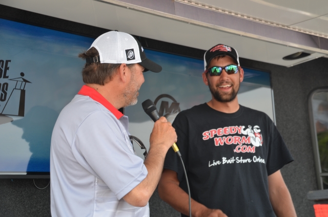 30D37E56-78A8-4CF2-A6CF-AB7C4751C3E2