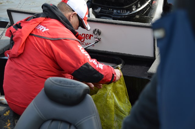 3140B5F5-4BEE-45DC-8476-8039B4D28965