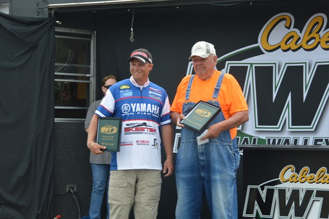 31A8EE49-2487-4DDC-9D6C-0C22CA9E3EF6