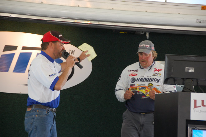 32999AFE-8505-4660-B2C6-CB92B2CFFD2F