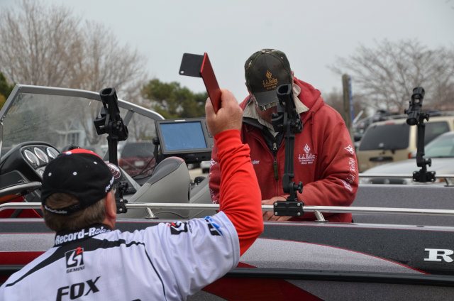 32D0E1D5-0EB1-4FF8-9804-45E93D8728F1