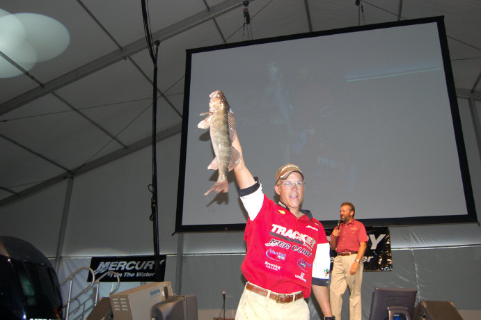 32E9B6D2-B427-4C8A-BEE3-0C0F5A72F568