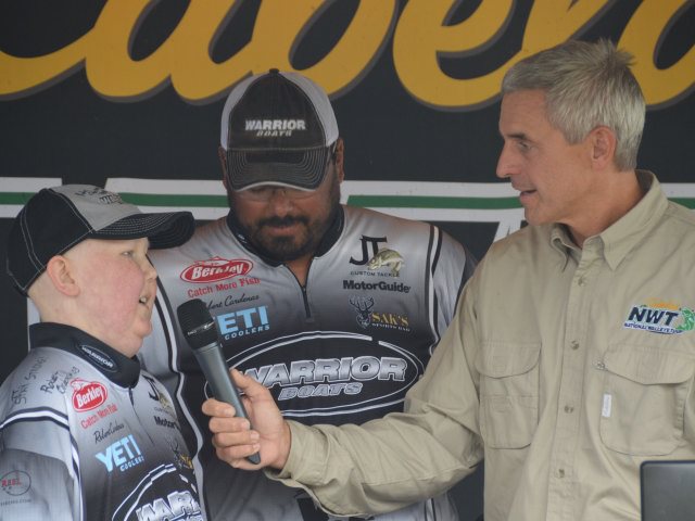 33891E34-CB1B-4E22-B923-16434C7237B6