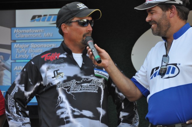 33ABB25B-035D-4A78-A1B2-35C0A599B7B8