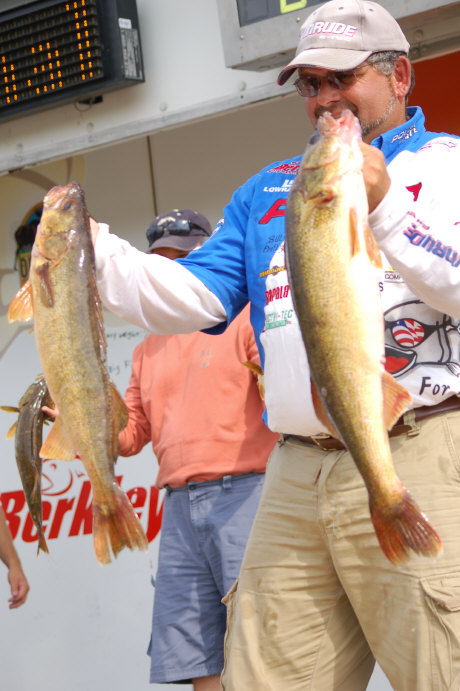 33E0FB51-5C9E-4BAE-AE2E-48842DF0C7D4