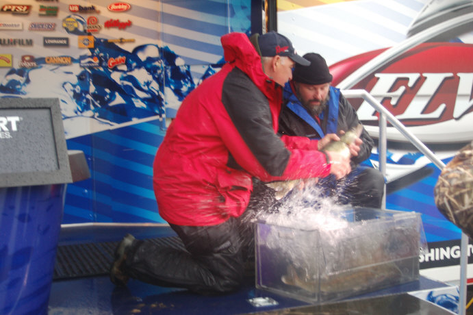 341832F5-B096-4CA9-8DD0-51BF27442501