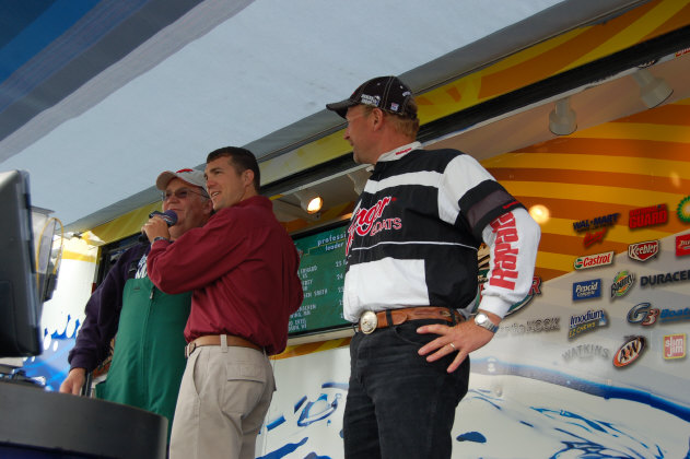 1679F498-45A6-4967-8B55-FDD001300CD5