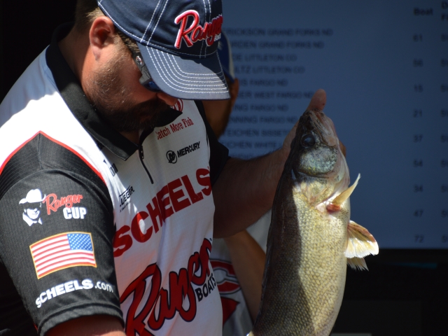 34D878B5-65E7-4E06-A596-9516896C67BB