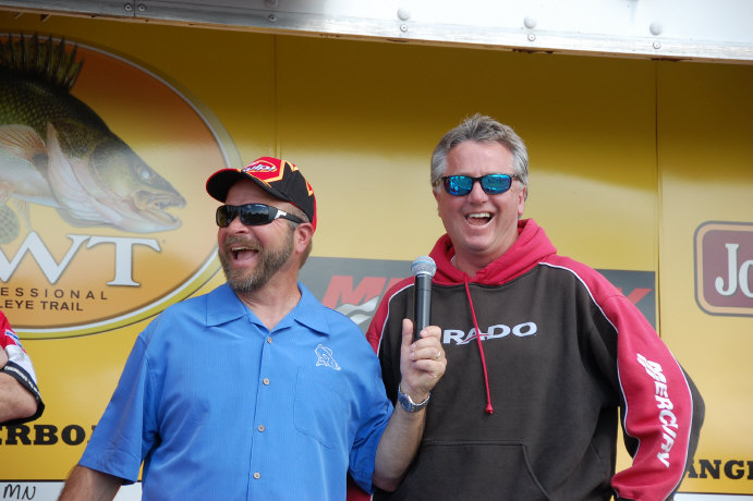 34E15250-77A2-409F-B25C-709CA783B9C2