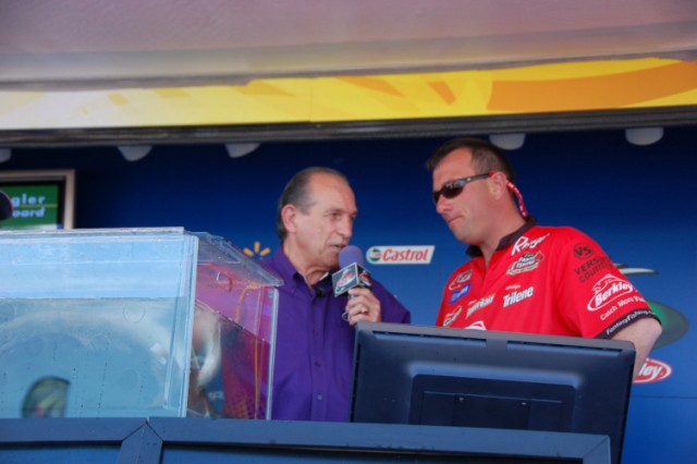 351C9516-C35D-4D46-B290-E7E4E616E4A8