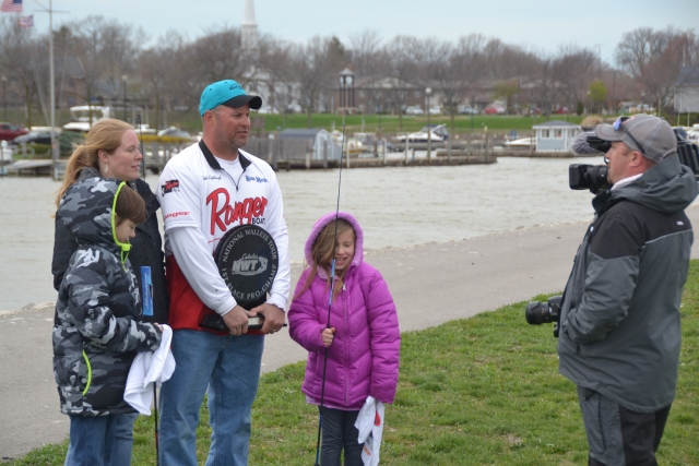 353CE8F7-ED4F-4D7A-B46B-785CF9DC8E96