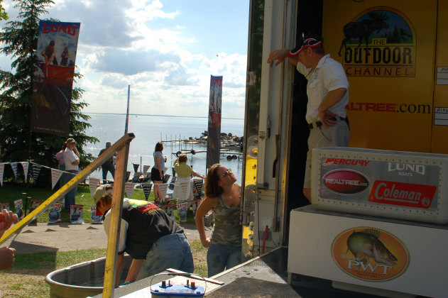 354E14A3-08D4-43DB-854A-90BCC42DC508