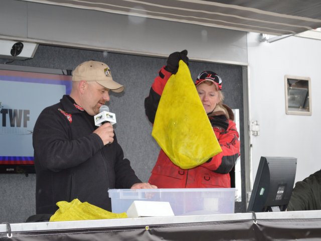 35C0973E-4DD5-410E-8B80-CF0C0AECC29C