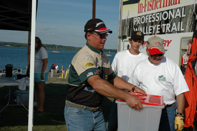 35D9FCF2-0771-43CD-A088-D8F768BE66F8