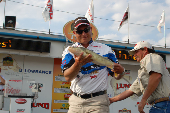 36901320-8ACF-410E-9712-C4E610658831