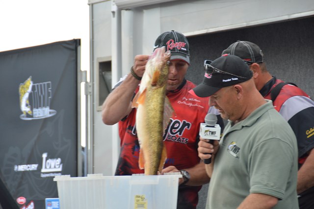 3693DD70-896F-40B4-8DC8-5FC9200B2945