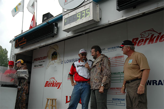 370FEDF2-FEA2-4371-8200-F12A6E5BC6AD