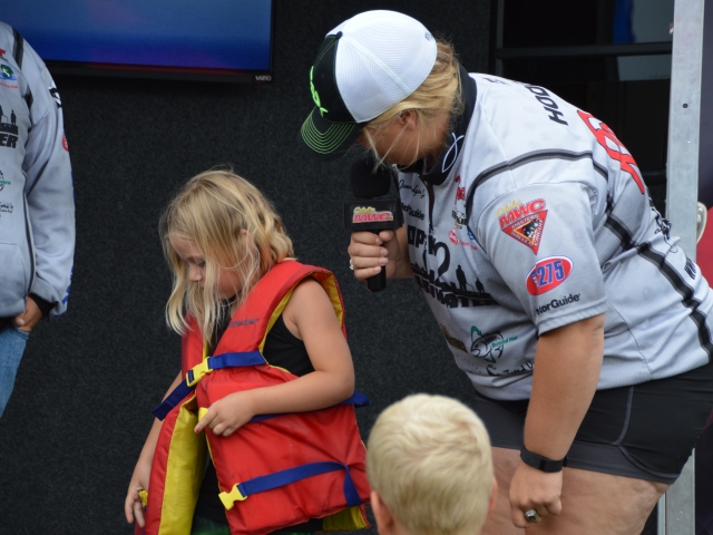 373F3172-D451-494C-BF3F-1A7AB05939A5