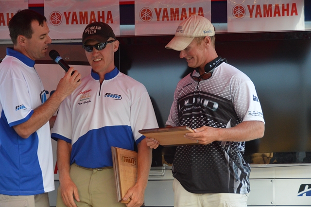 3774C2BA-21B6-438D-A41D-4E34C58E19E7