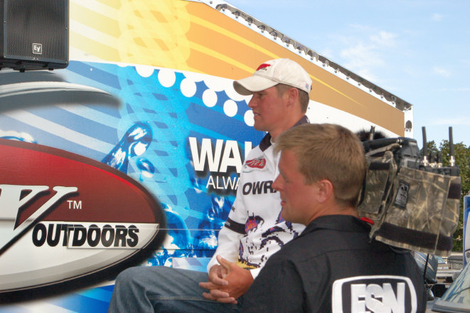 37A929F6-1A98-4C76-BEF2-6844163BFF84