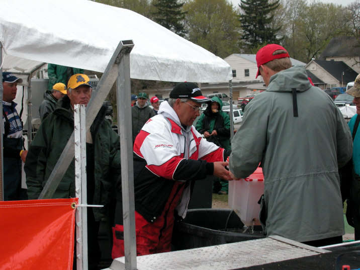 3801164C-79D4-4A41-ABD4-52DA51AE61F0