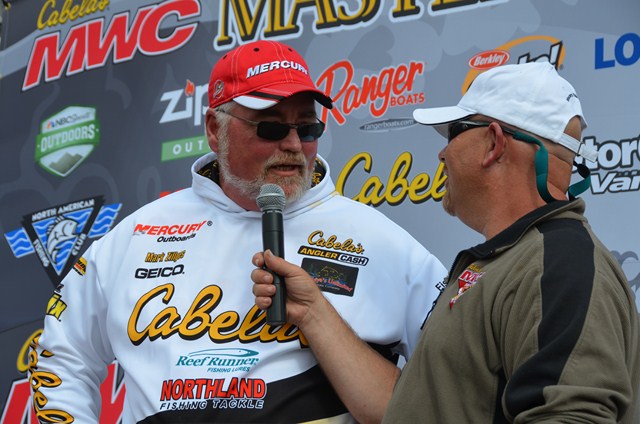 3812D7DE-CF27-4BA9-BCB9-C677B9032609