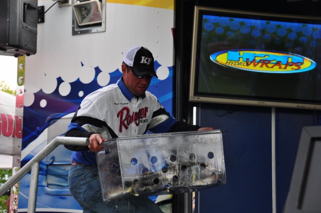 385D9084-9952-4CDB-9909-24F41C0BF206