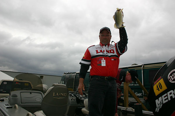 3865161A-C771-4E9D-84EA-F59C9F2A139E